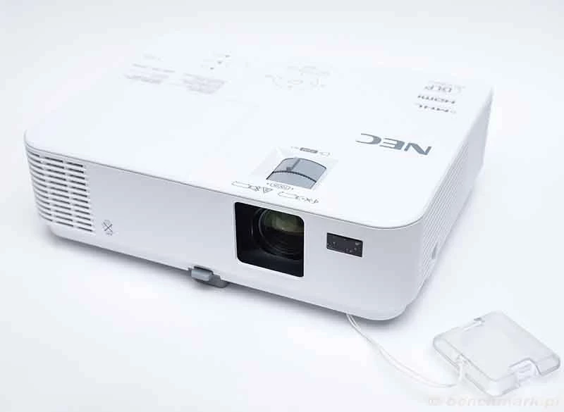 بررسی ویدئو پروژکتور ان ای سی NEC NP-V302H  برای کسب و کار و آموزش